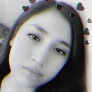 Meet your Posher, Cassandra